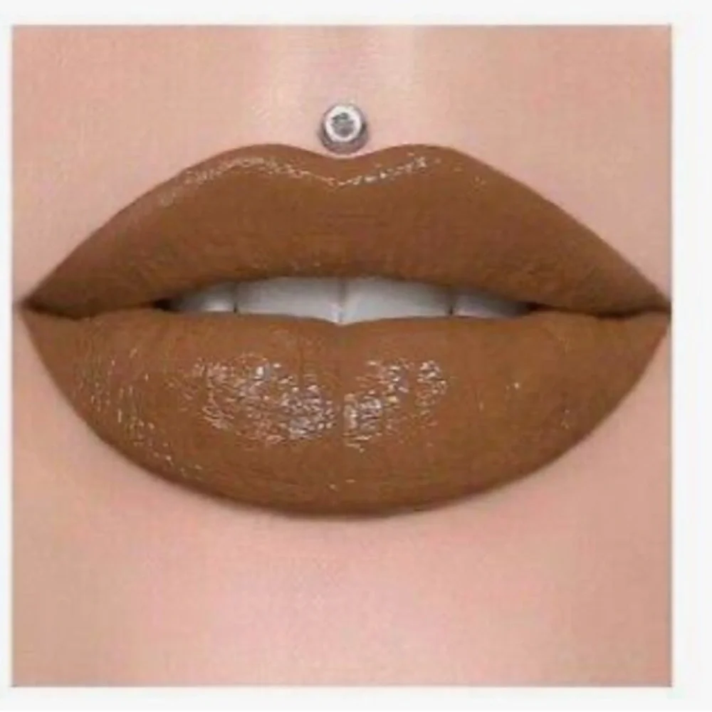 Jeffree Star TOP SHELF Matte Liquid Lipstick - Rich Brown